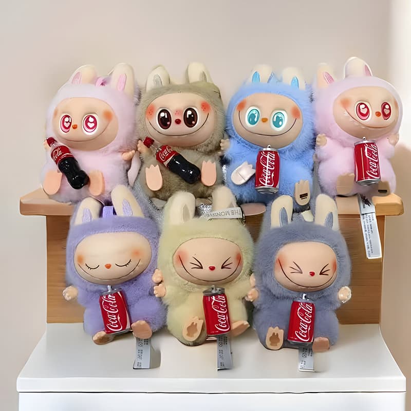 VN PELUCHE LABUBU COCA COLA 14CM